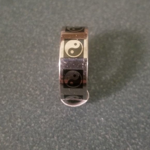 Stainless Steel Yin Yang Ring   Size 6.5 Unisex - Picture 3 of 3